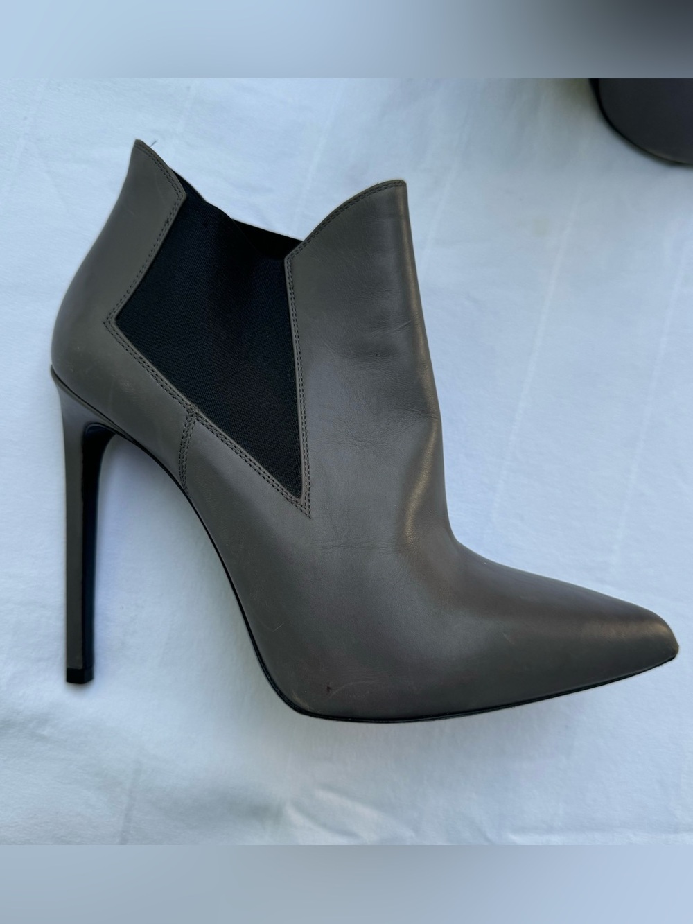 YSL Yves Saint Laurent grey Paris Chelsea Booties leather - Picture 4 of 9